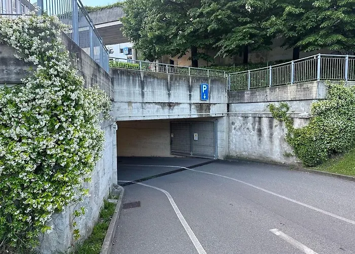 Апартаменты Live And Work On -