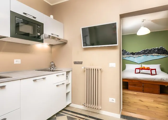 Live And Work On - Лекко