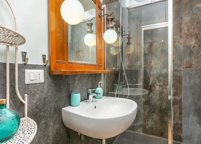 Апартаменты Live And Work On -