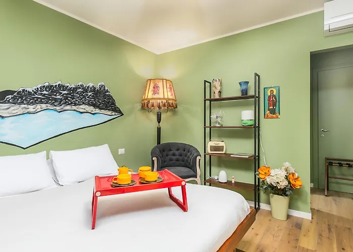 Апартаменты Live And Work On - Лекко